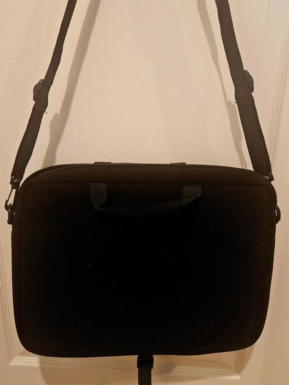 Targus durable shoulder